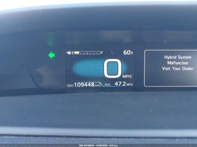 Toyota Prius Four Image 14