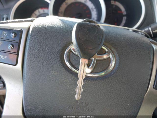 Toyota Tacoma Base V6 Image 8