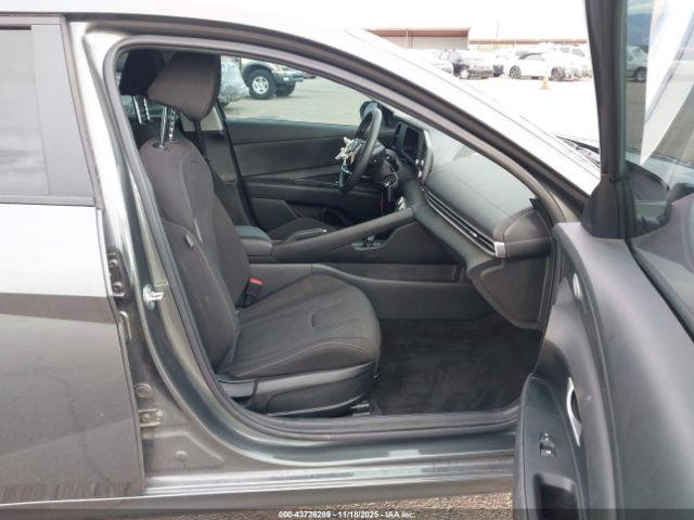 Hyundai ELANTRA Se Image 13