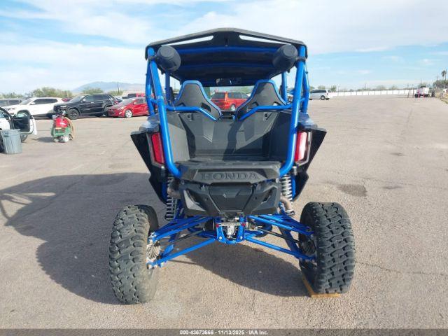 Honda Sxs1000 S4r Image 8