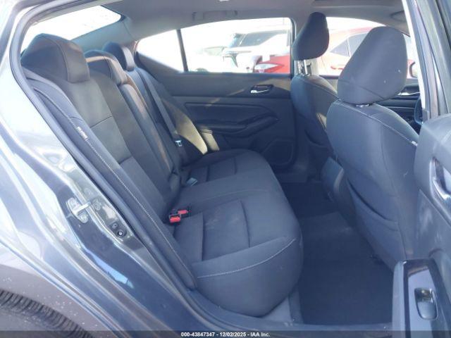 Nissan Altima Sv Fwd Image 12