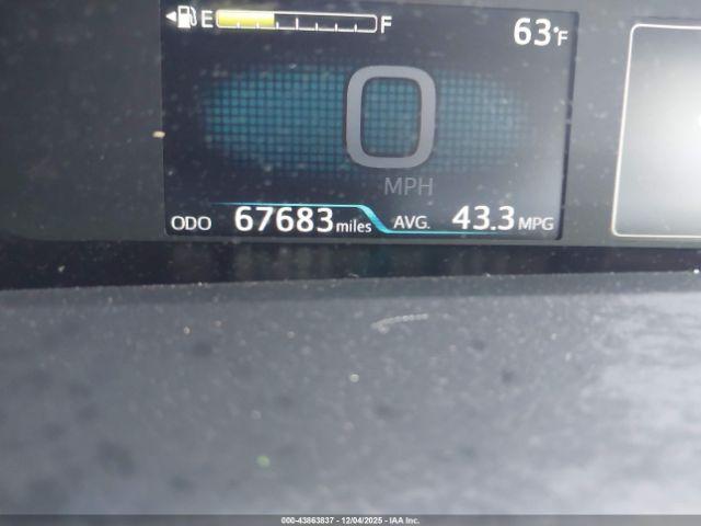 Toyota Prius Le Image 10