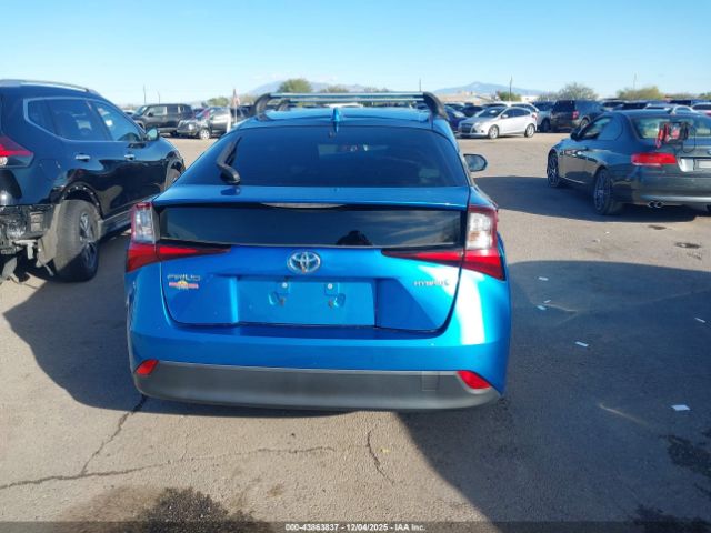 Toyota Prius Le Image 11