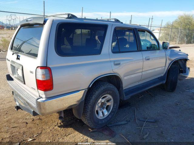 Toyota 4Runner Sr5 V6 Image 4