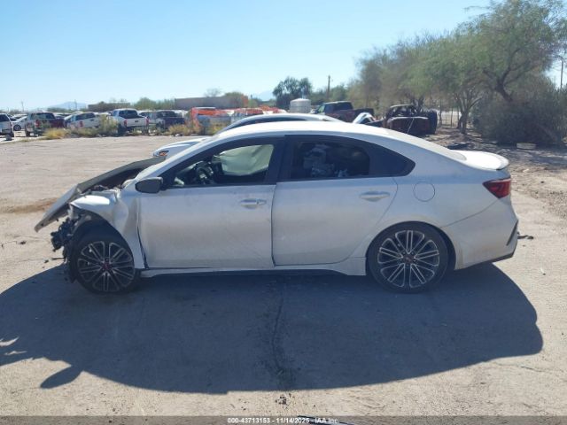 Kia Forte Gt Image 2