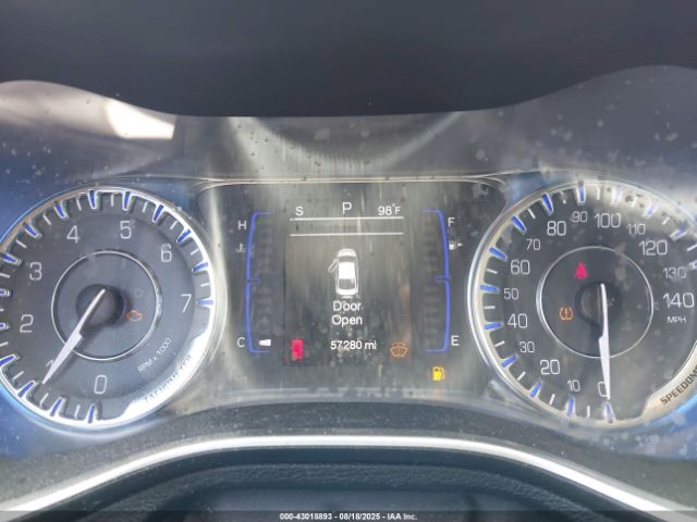 Chrysler 200 Limited Image 9