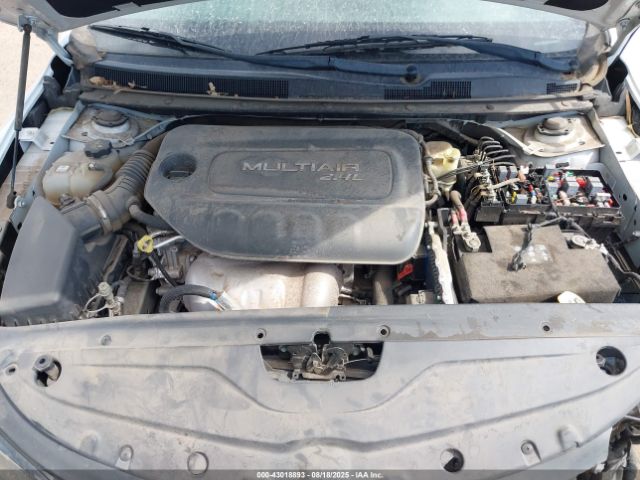 Chrysler 200 Limited Image 3