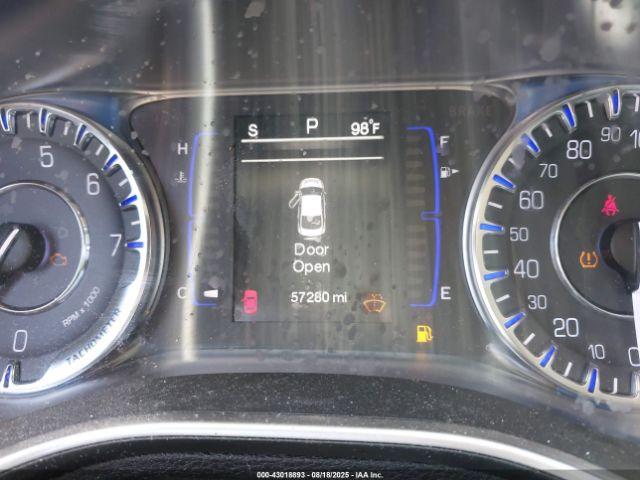 Chrysler 200 Limited Image 4