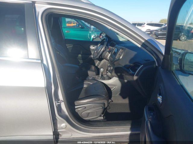 Jeep Cherokee Latitude Plus 4x4 Image 3