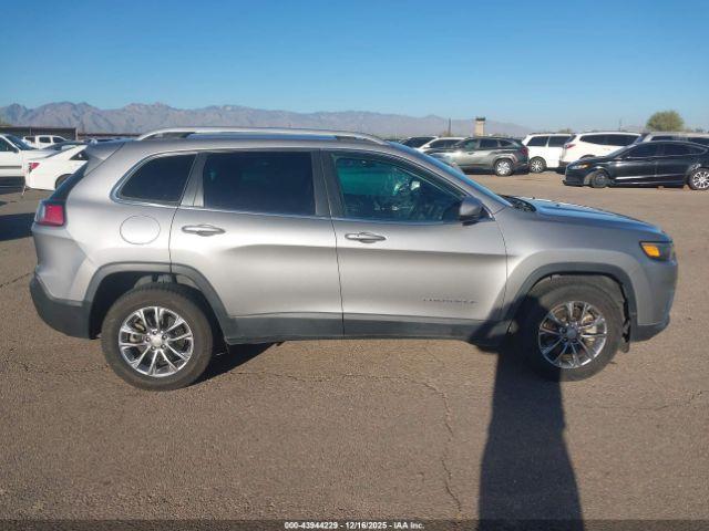Jeep Cherokee Latitude Plus 4x4 Image 11
