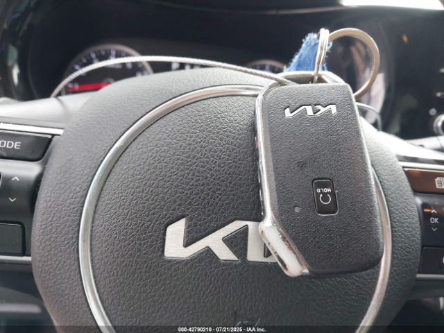 Kia K5 Lxs Image 11