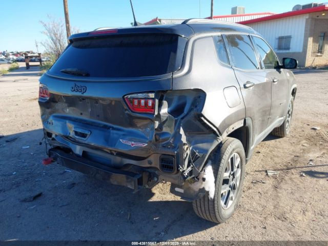 Jeep Compass Trailhawk 4x4 Image 8