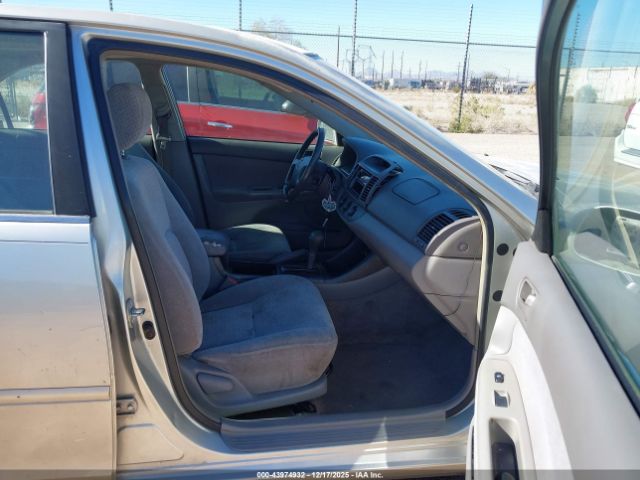 Toyota Camry Le Image 7