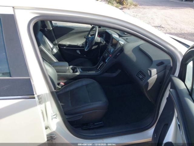 Chevrolet Volt Image 16