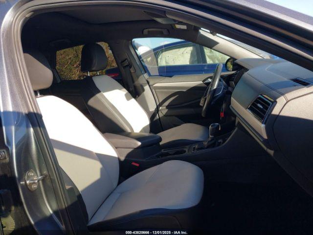 Volkswagen Jetta Image 15