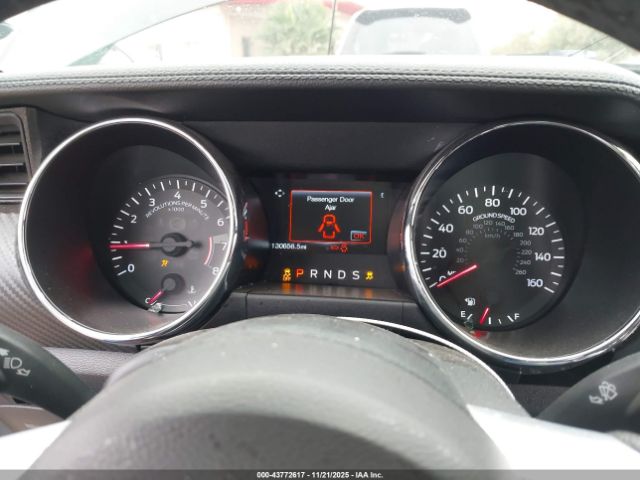 Ford Mustang V6 Image 2