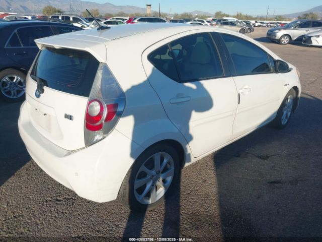 Toyota Prius c Four Image 10