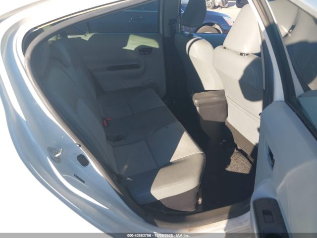 Toyota Prius c Four Image 9