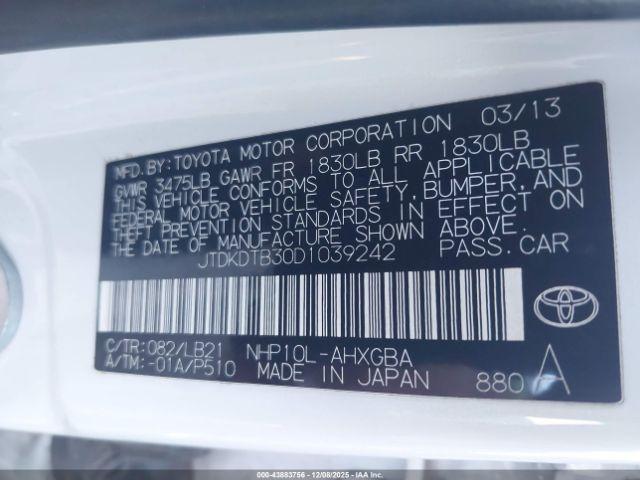 Toyota Prius c Four Image 7