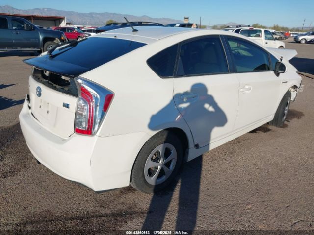 Toyota Prius Two Image 15