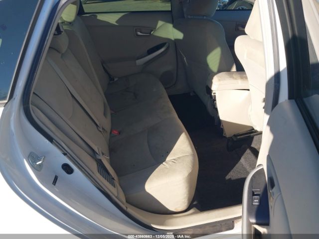 Toyota Prius Two Image 4