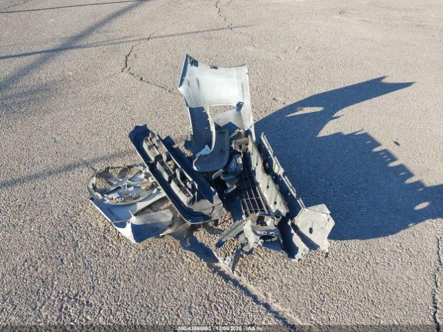 Toyota Prius Two Image 3