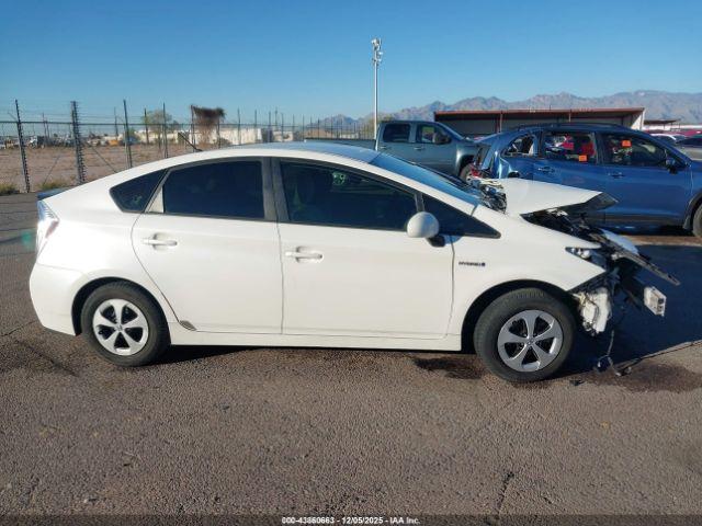 Toyota Prius Two Image 5