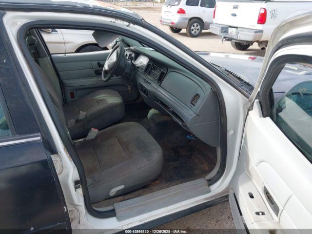 Ford Crown Victoria Police Image 7