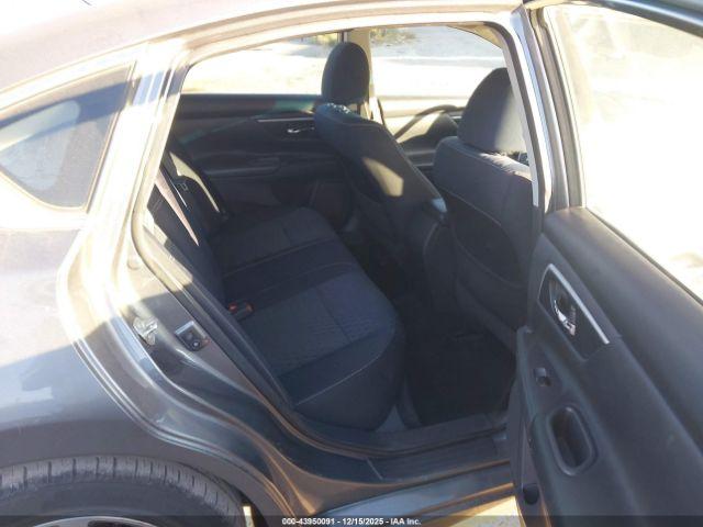 Nissan Altima 2.5 Sv Image 4