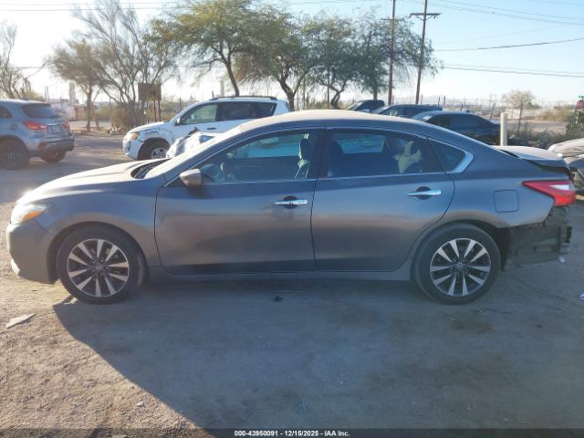 Nissan Altima 2.5 Sv Image 10