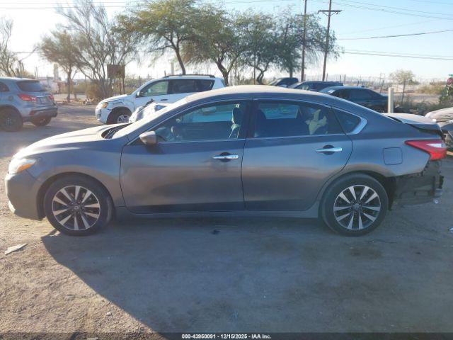 Nissan Altima 2.5 Sv Image 10