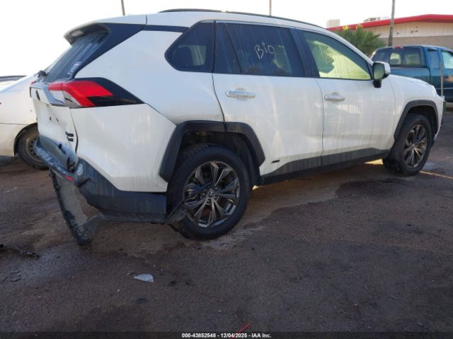 Toyota RAV4 Limited Image 10