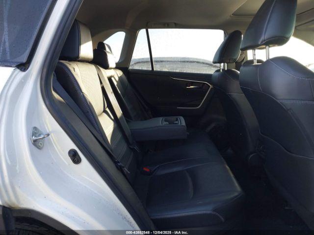 Toyota RAV4 Limited Image 7