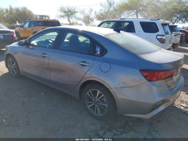 Kia Forte Lxs Image 16