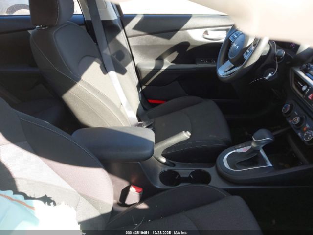 Kia Forte Lxs Image 5