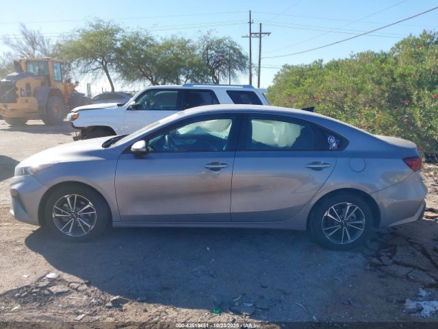 Kia Forte Lxs Image 8