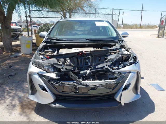 Toyota Prius Prime Le Image 7