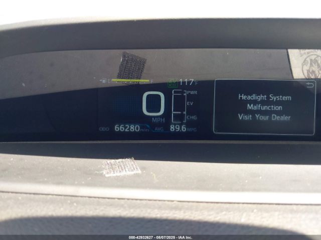 Toyota Prius Prime Le Image 10