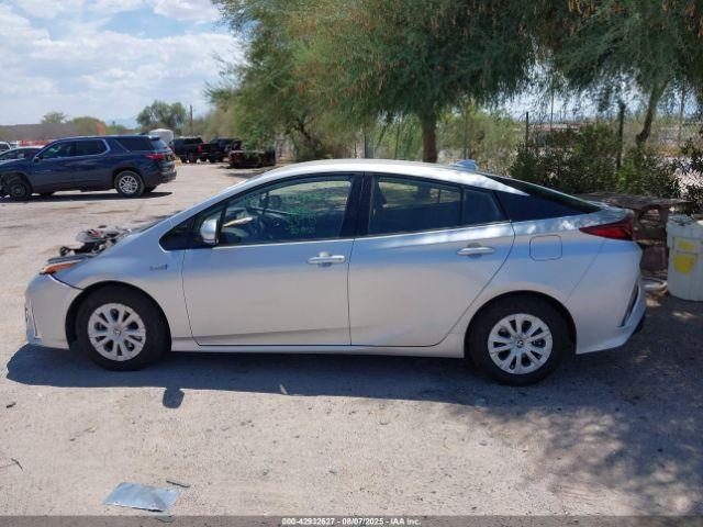 Toyota Prius Prime Le Image 4