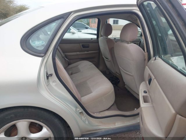 Ford Taurus Se Image 4