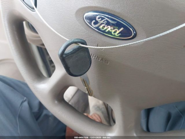 Ford Taurus Se Image 5