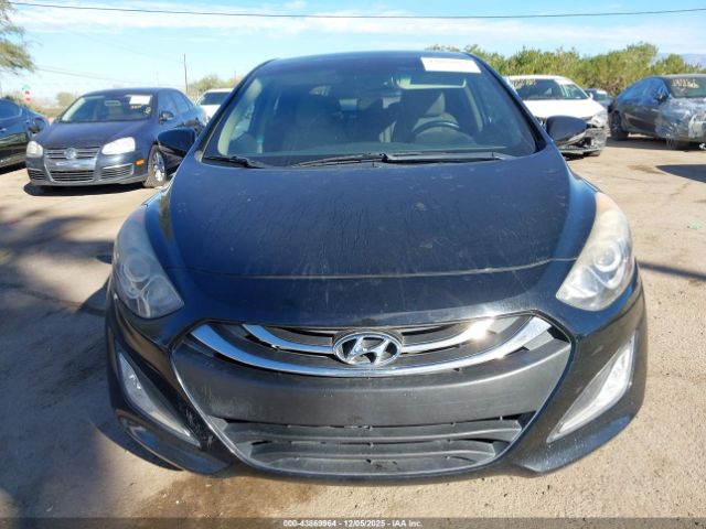 Hyundai ELANTRA Image 2