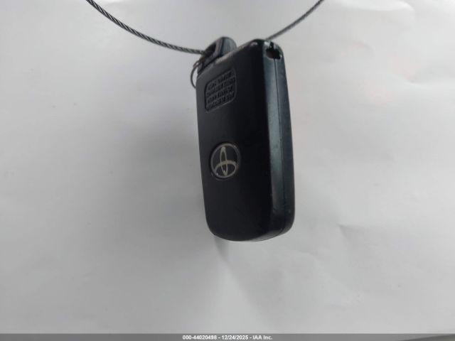 Toyota RAV4 Limited Image 6