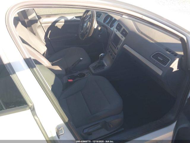 Volkswagen Golf Image 5