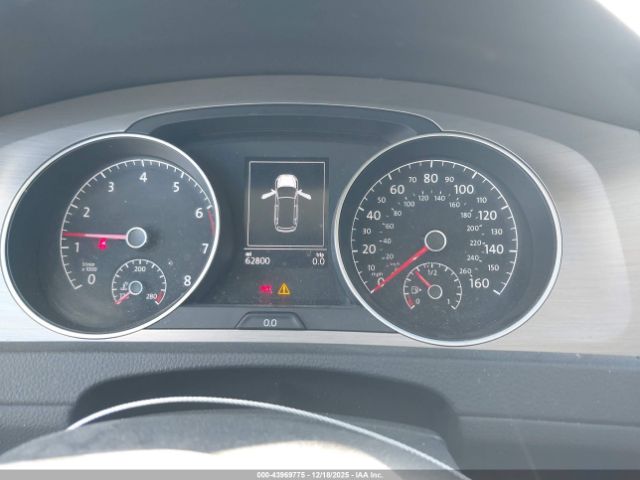 Volkswagen Golf Image 11