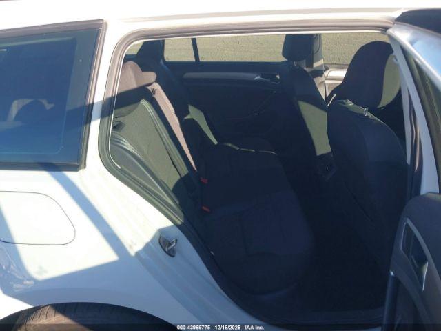 Volkswagen Golf Image 7