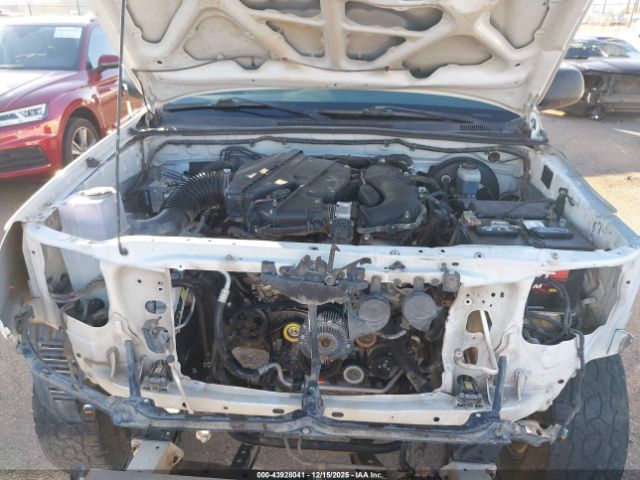 Toyota Tacoma Prerunner V6 Image 13