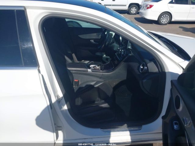 Mercedes-Benz C-Class Image 9