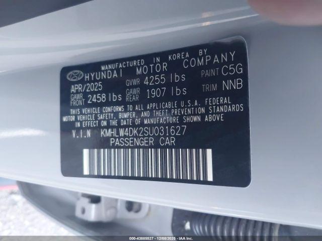 Hyundai ELANTRA Image 8