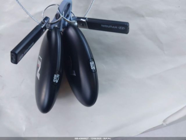 Hyundai ELANTRA Image 16